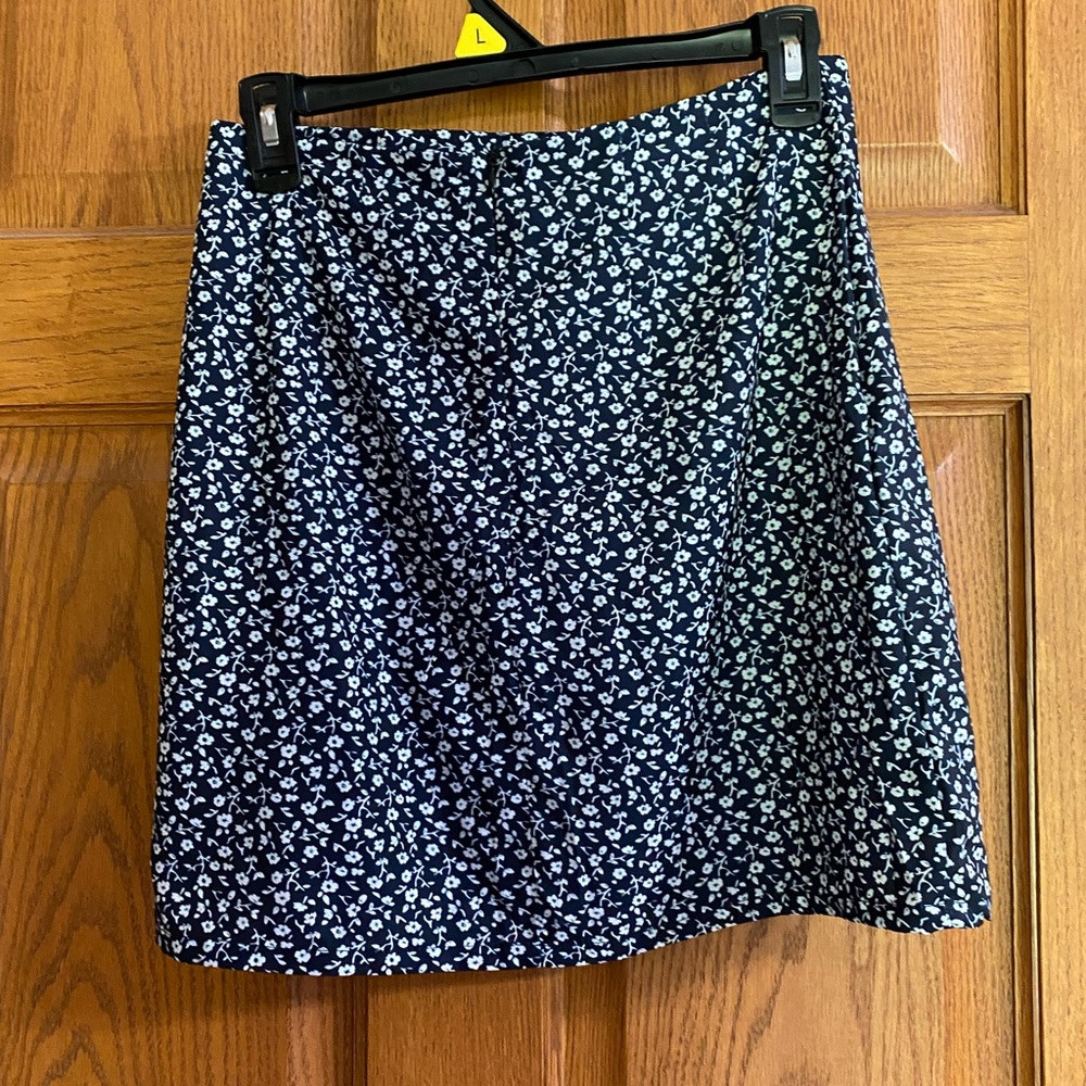 New with tags romwe skirt